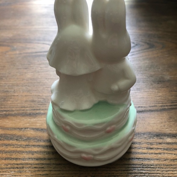 Bunny  Wedding Musical Topper porcelain - Picture 3 of 5